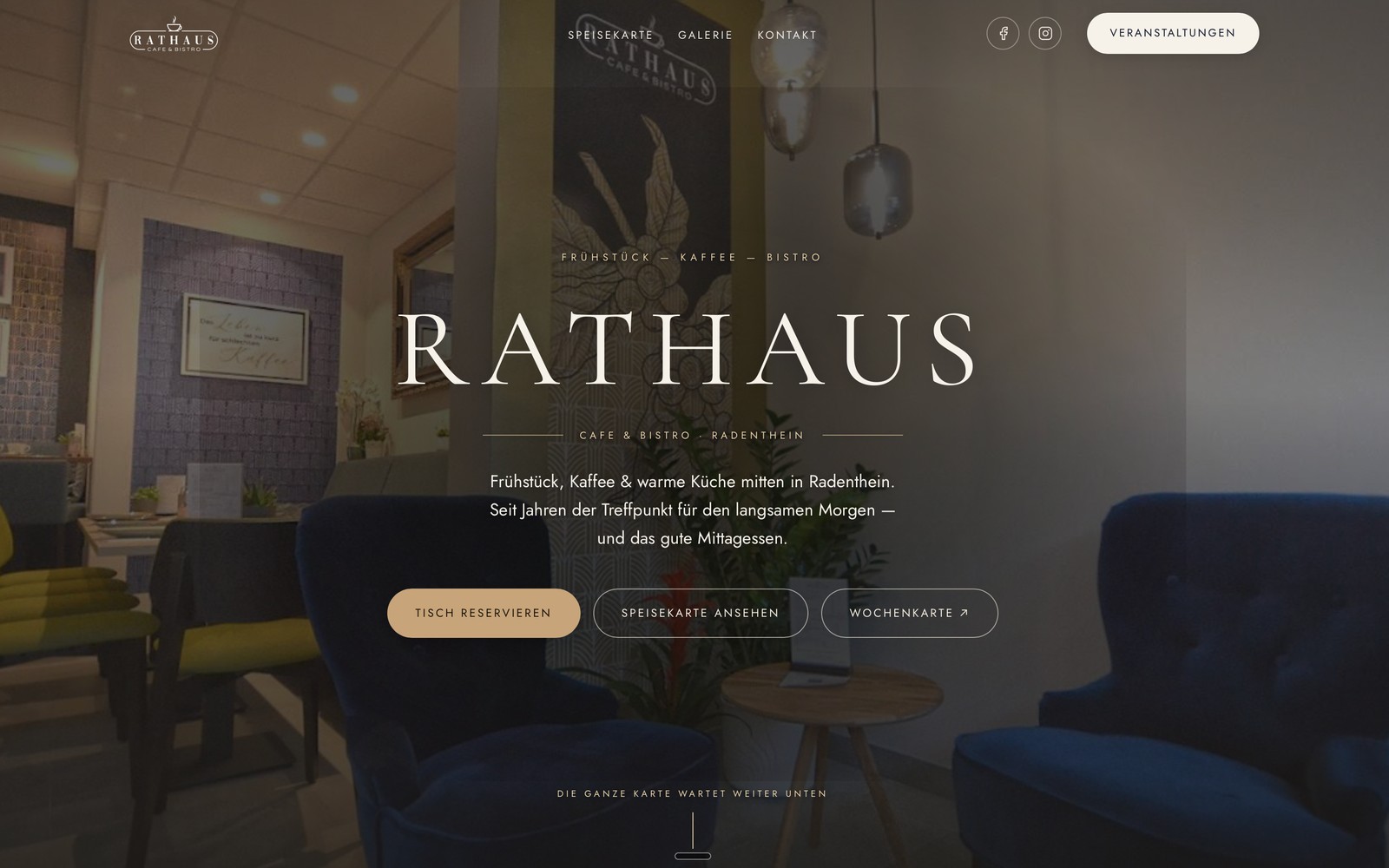 Website von RATHAUS Café & Bistro Radenthein, umgesetzt von Karibu Studio, auf einem Laptop-Bildschirm